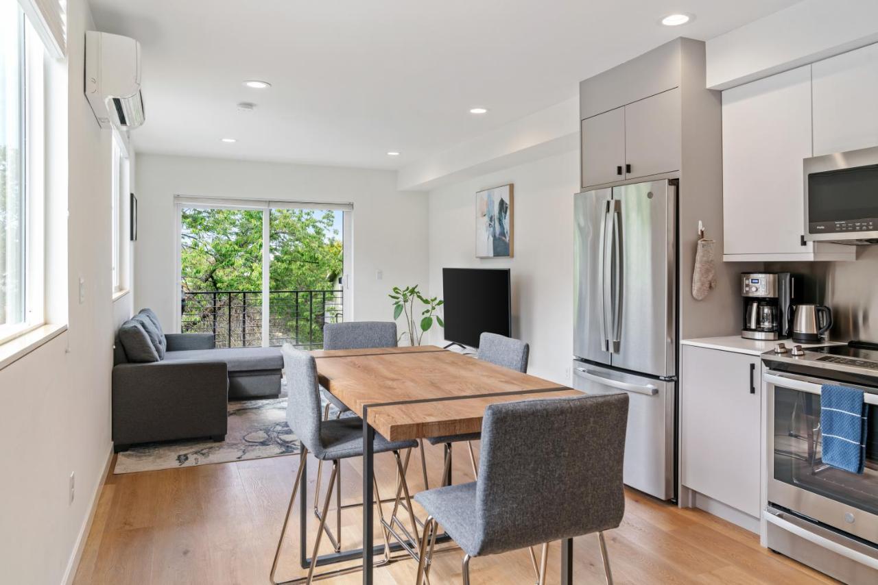 시애틀 Modern Two Story Townhouse Near Light Rail 아파트 외부 사진