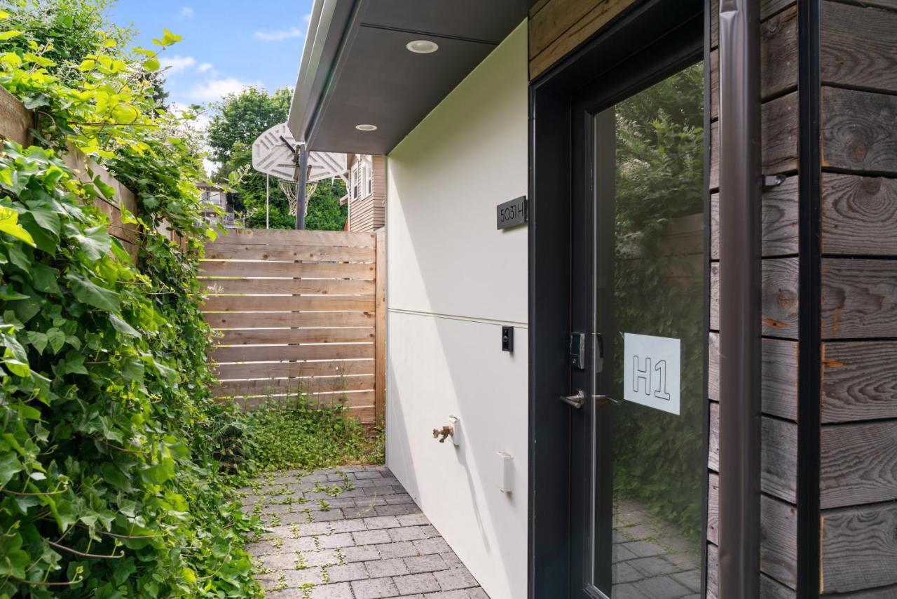 시애틀 Modern Two Story Townhouse Near Light Rail 아파트 외부 사진