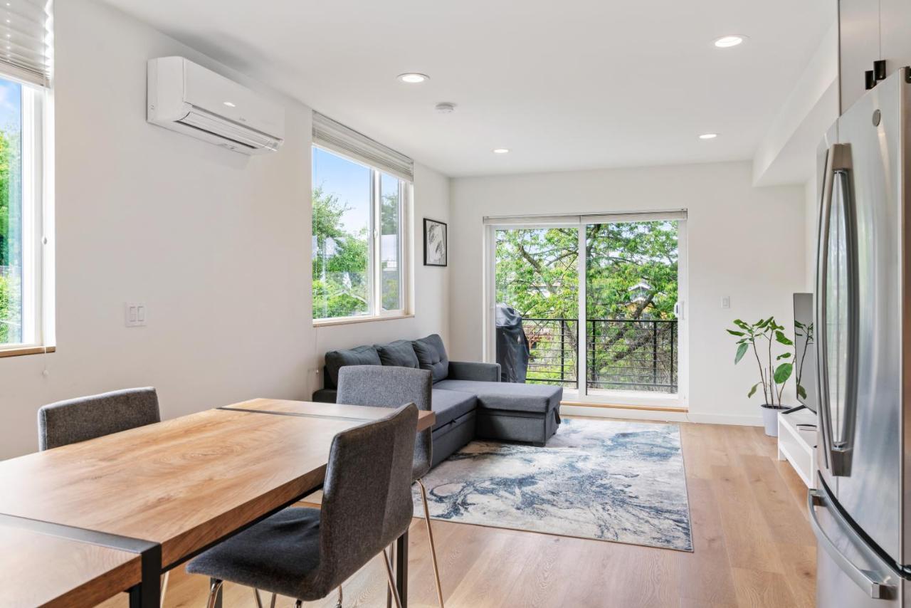 시애틀 Modern Two Story Townhouse Near Light Rail 아파트 외부 사진